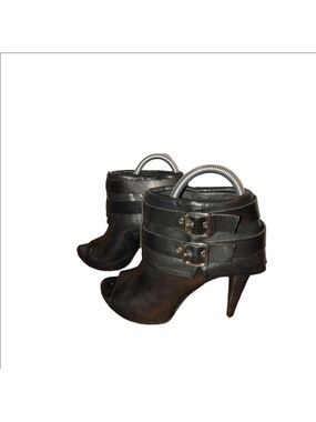 Vince Camuto Leather Ankle Booties Size 6.5B